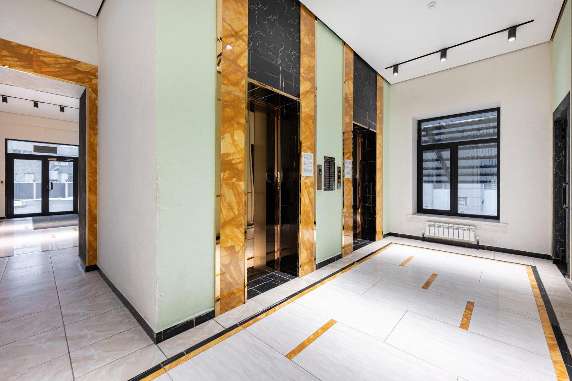 One Bedroom Apartment Next To Arbat In The Heart Of Almaty Bagian luar foto