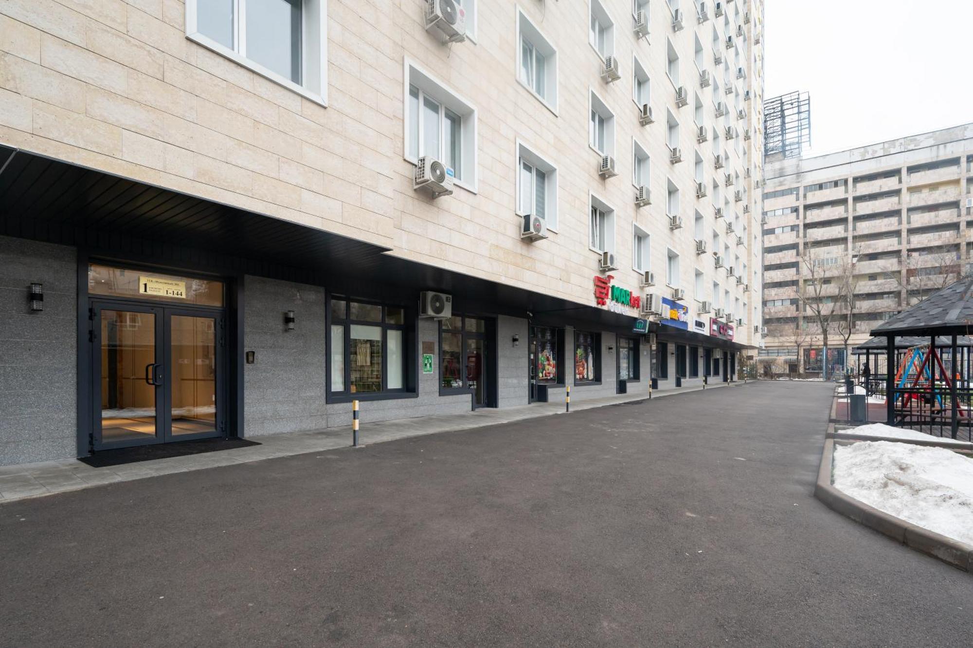 One Bedroom Apartment Next To Arbat In The Heart Of Almaty Bagian luar foto