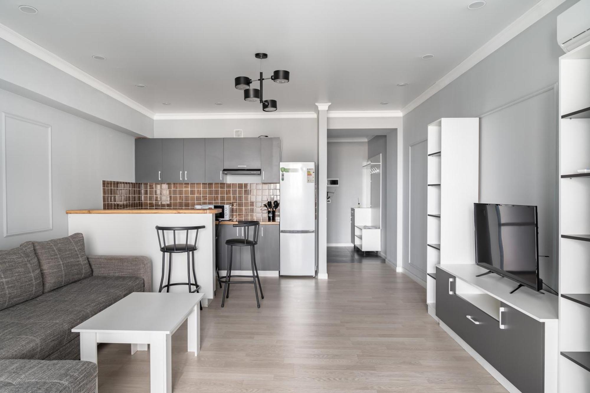 One Bedroom Apartment Next To Arbat In The Heart Of Almaty Bagian luar foto